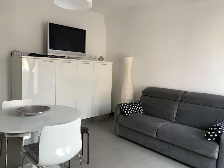 Casa Vacanze/Soggiorno Lavoro A Порто-Сан-Джорджо Екстер'єр фото