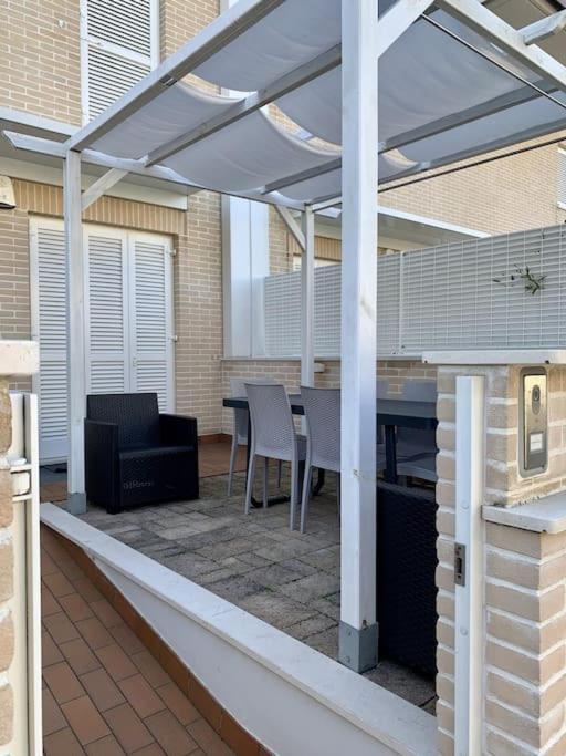Casa Vacanze/Soggiorno Lavoro A Порто-Сан-Джорджо Екстер'єр фото