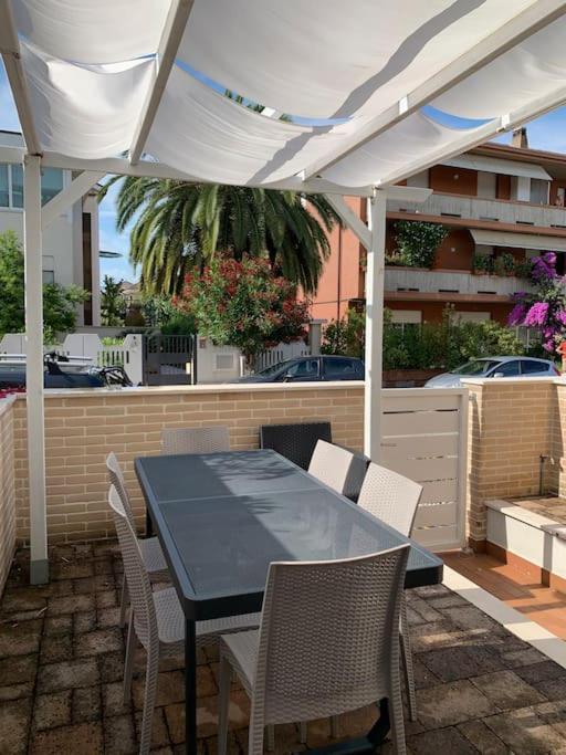 Casa Vacanze/Soggiorno Lavoro A Порто-Сан-Джорджо Екстер'єр фото